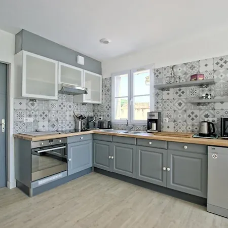 Holiday home Maison Pour 6 Avec Jardin Sud Et Parking A - Fr-1-835-21 *