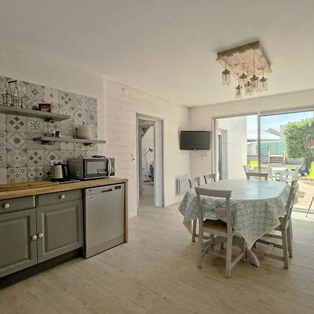 Maison Pour 6 Avec Jardin Sud Et Parking A - Fr-1-835-21 *